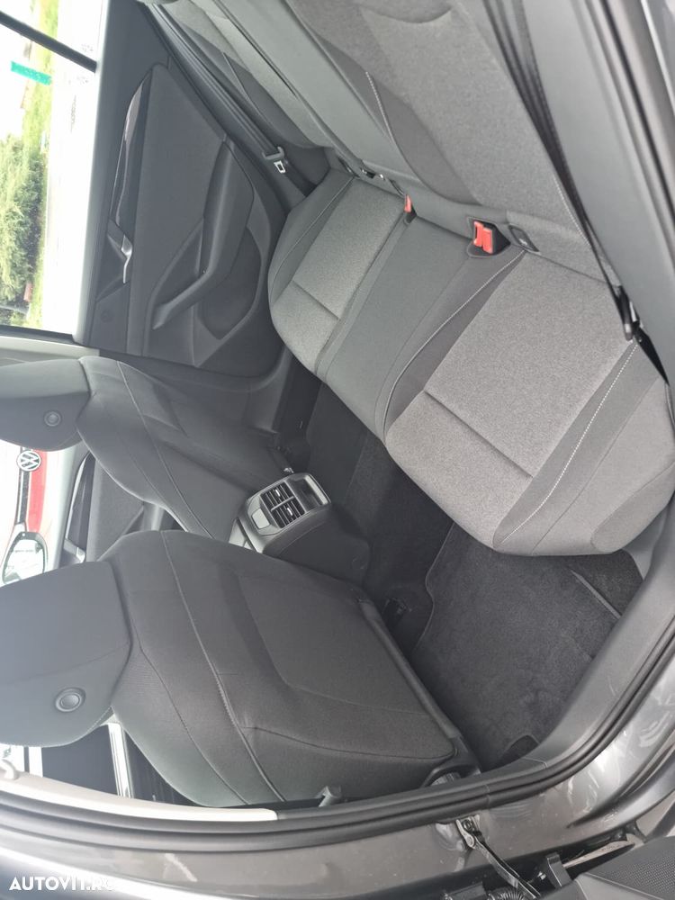 Volkswagen Passat 1.5 e-TSI OPF DSG - 17