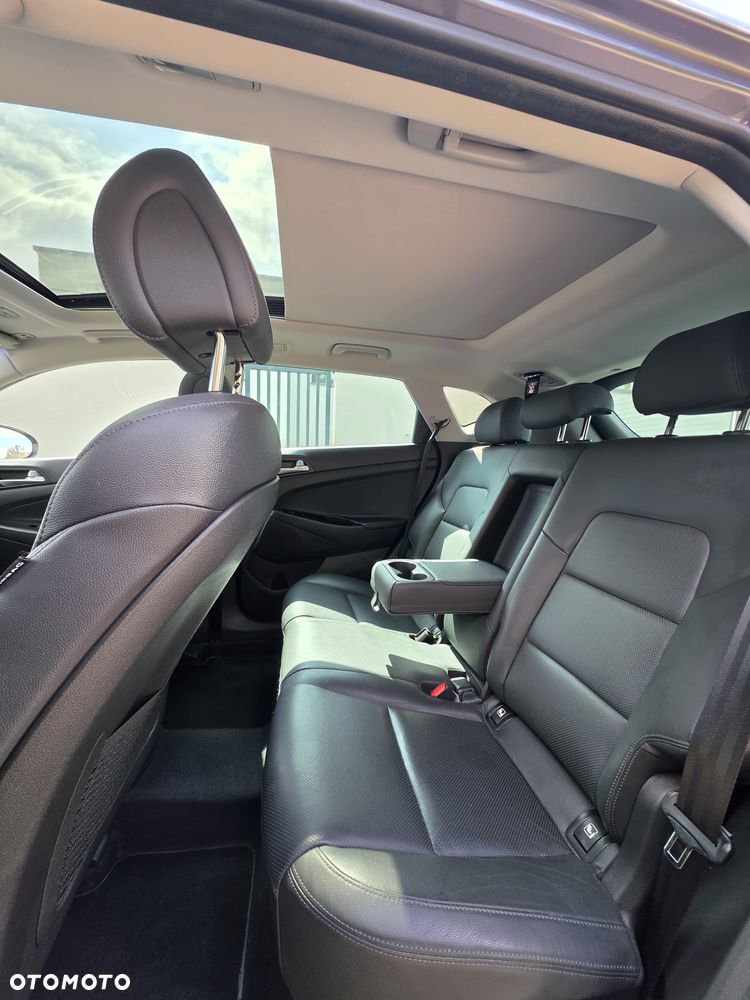 Hyundai Tucson 1.7 CRDI BlueDrive Style 2WD - 21