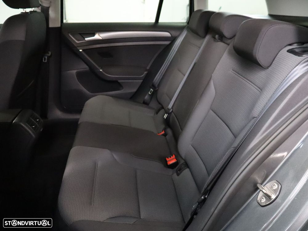 VW Golf Variant 1.6 TDi Confortline DSG - 9
