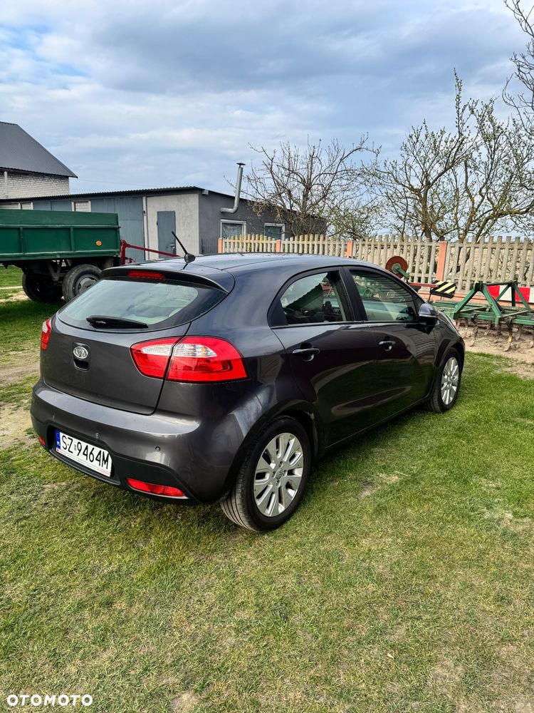 Kia Rio 1.4 crdi M - 8
