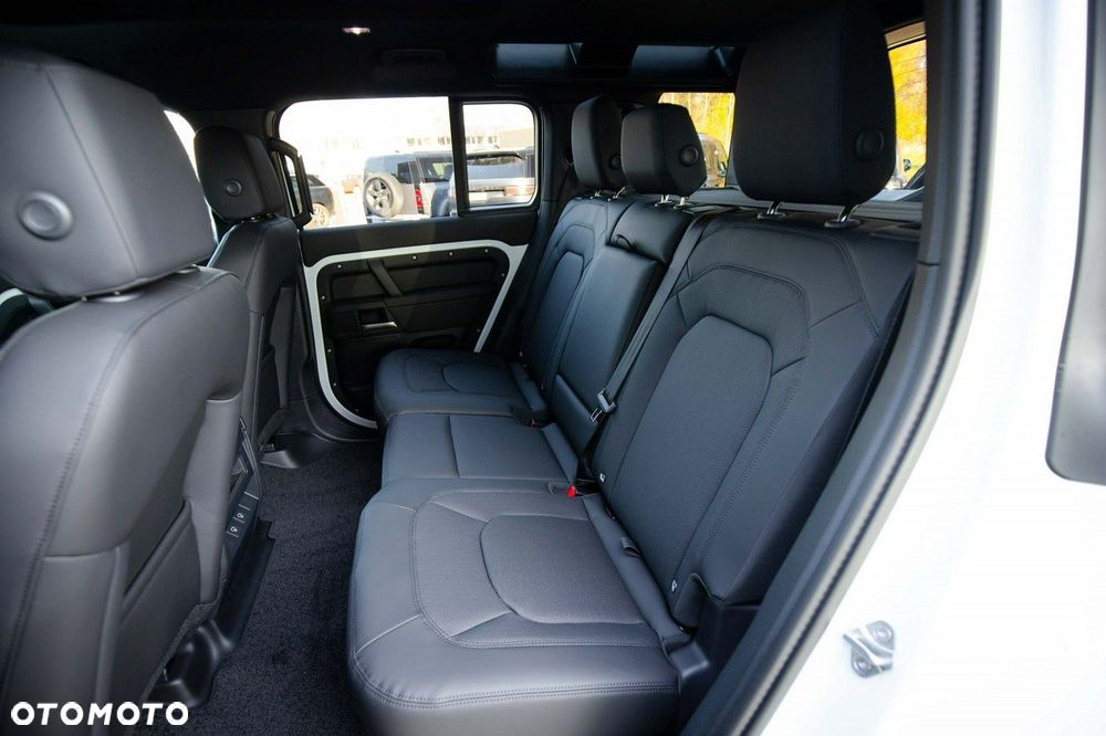 Land Rover Defender - 14