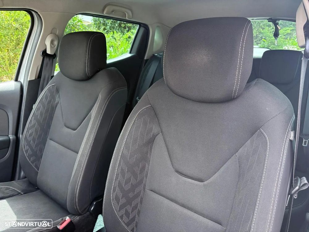 Renault Clio 0.9 TCe Limited - 32