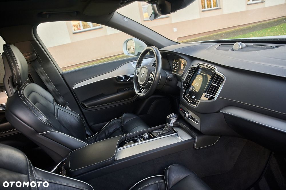 Volvo XC 90 D5 SCR AWD R-Design 7os - 29