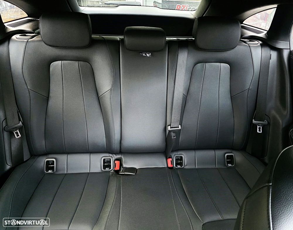 Mercedes-Benz CLA 250 - 12