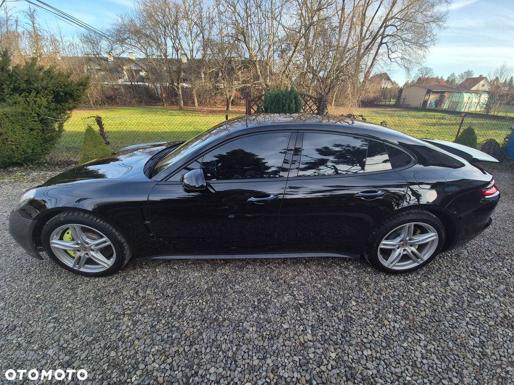 Porsche Panamera 4 E-Hybrid - 9