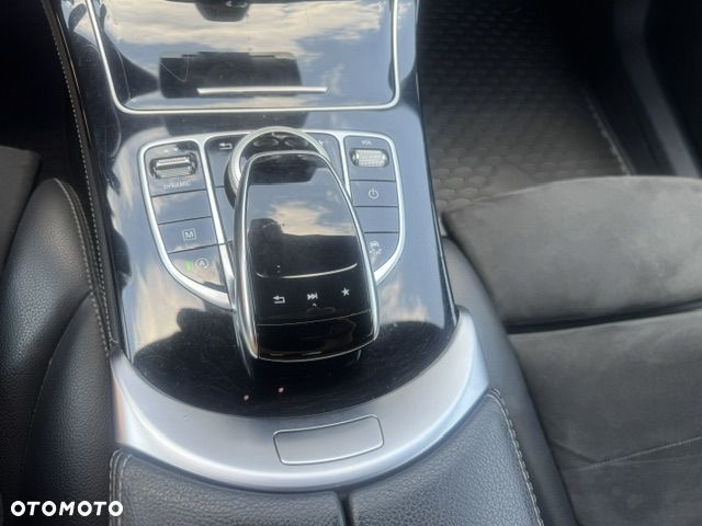 Mercedes-Benz GLC 250 d 4Matic 9G-TRONIC AMG Line - 21