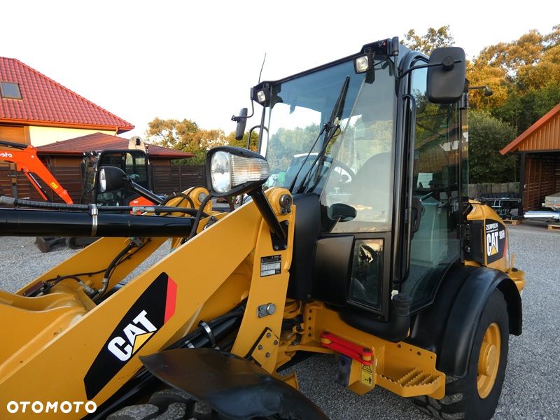 Caterpillar CAT 906H2 Z Niemiec / SZYBKA SKRZYNIA 35KM/H / Super Stan / - 22
