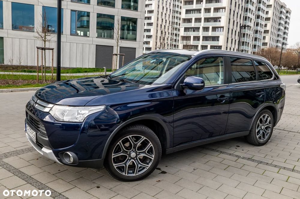 Mitsubishi Outlander 2.0 Instyle Navi 4WD CVT - 4
