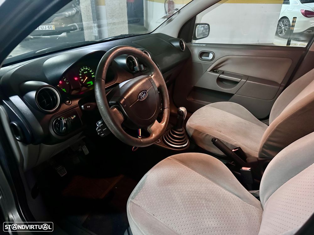 Ford Fiesta 1.4 Ghia - 7