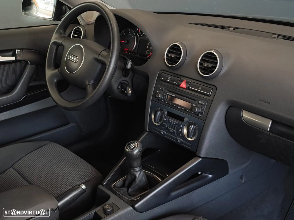 Audi A3 2.0 TDI Ambiente - 26