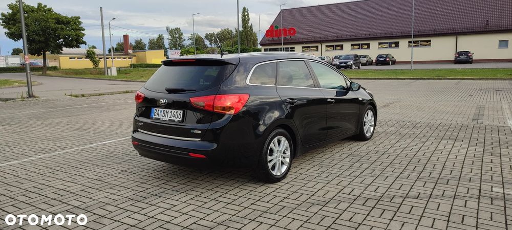 Kia Ceed 1.6 CRDi 136 ISG Dream-Team Edition - 4