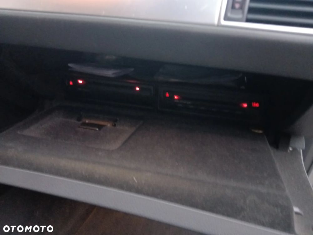 Audi A6 ver-avant-2-4-multitronic - 34