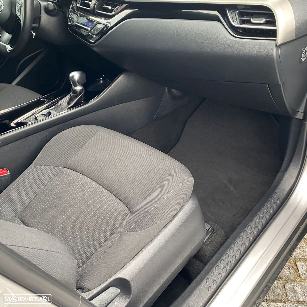 Toyota C-HR 1.8 HSD Comfort+P.Style - 52