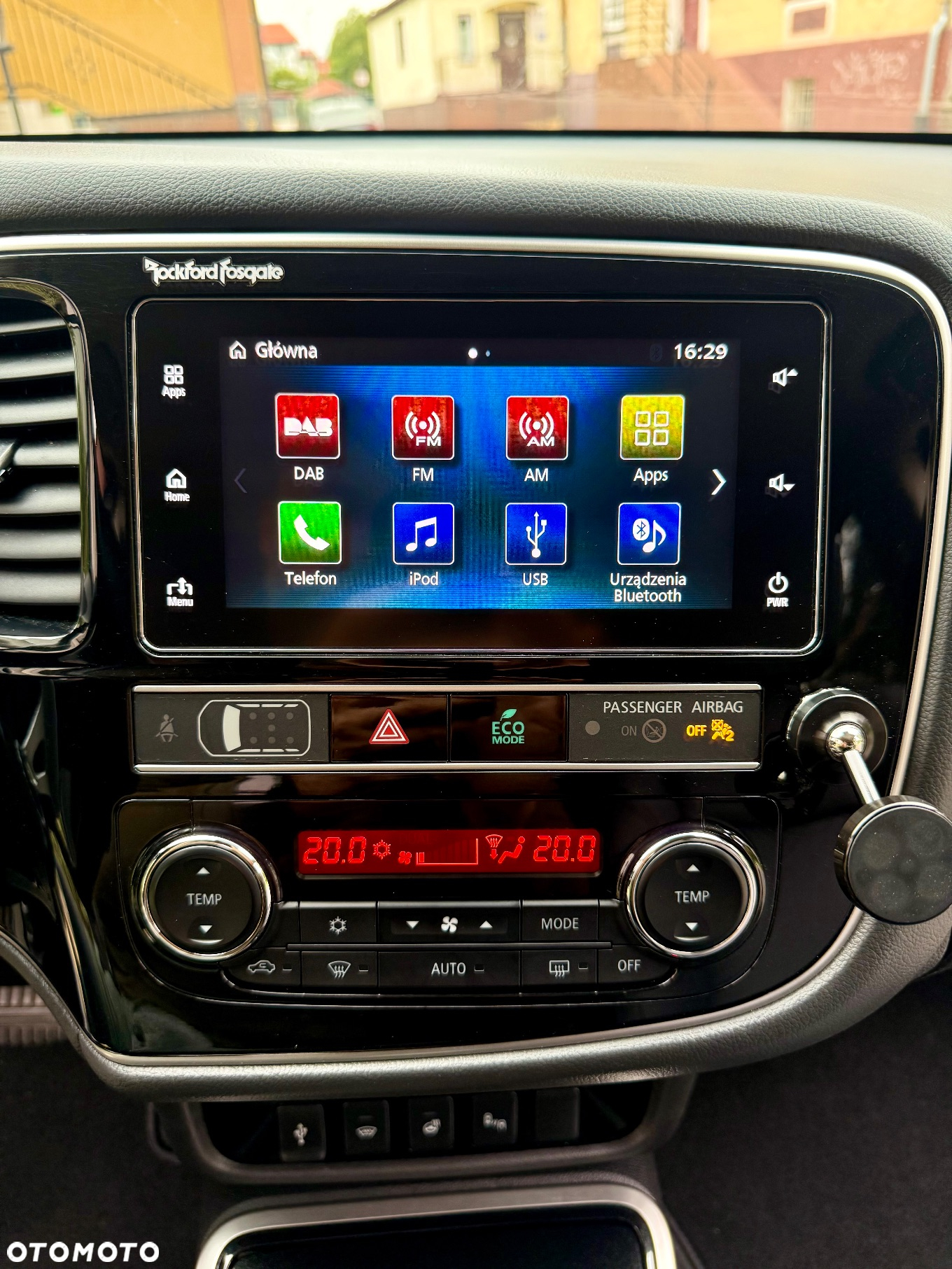 Mitsubishi Outlander - 10