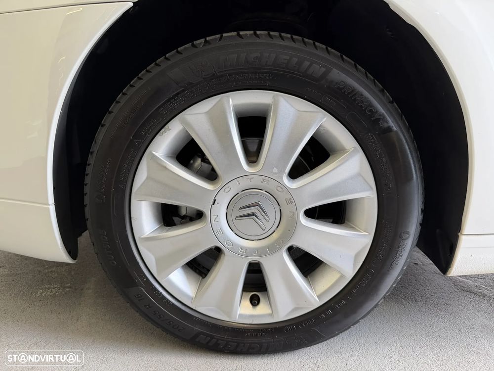Citroën C4 1.6 HDi VTR - 38