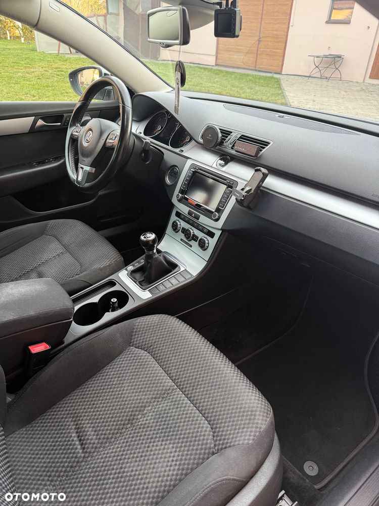 Volkswagen Passat 1.6 TDI Comfortline - 8