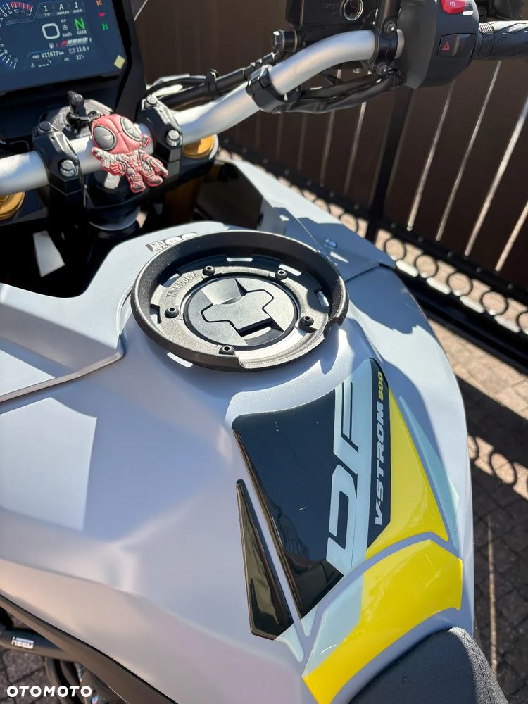 Suzuki V-STROM - 15