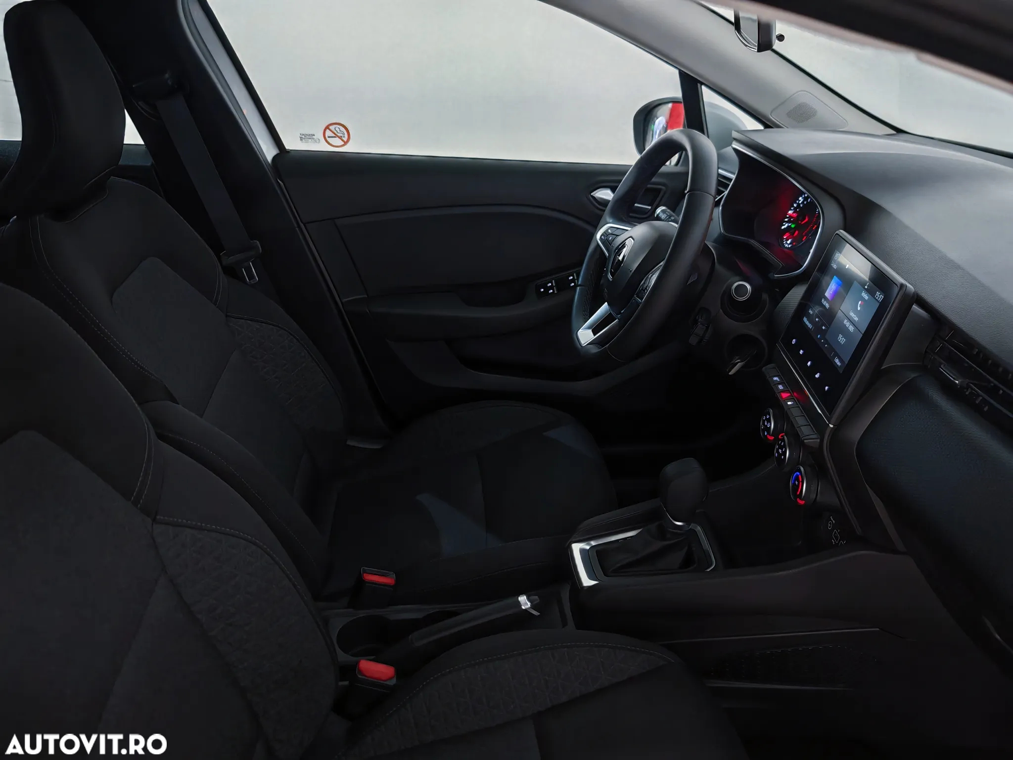 Renault Clio TCe 90 CVT TECHNO - 6