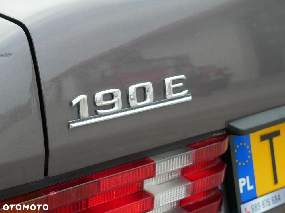 Mercedes-Benz W201 (190) - 19