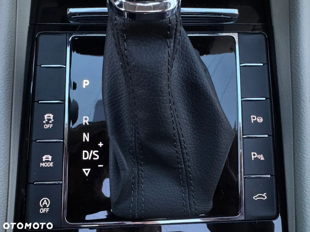 Skoda Superb 2.0 TSI 4x4 L&K DSG - 26