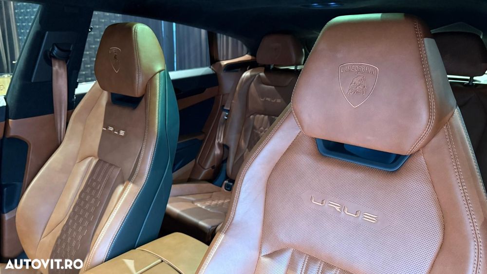 Lamborghini URUS - 16