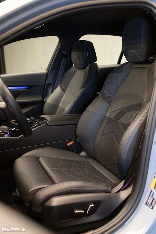 BMW 530 e Pack Desportivo M - 24