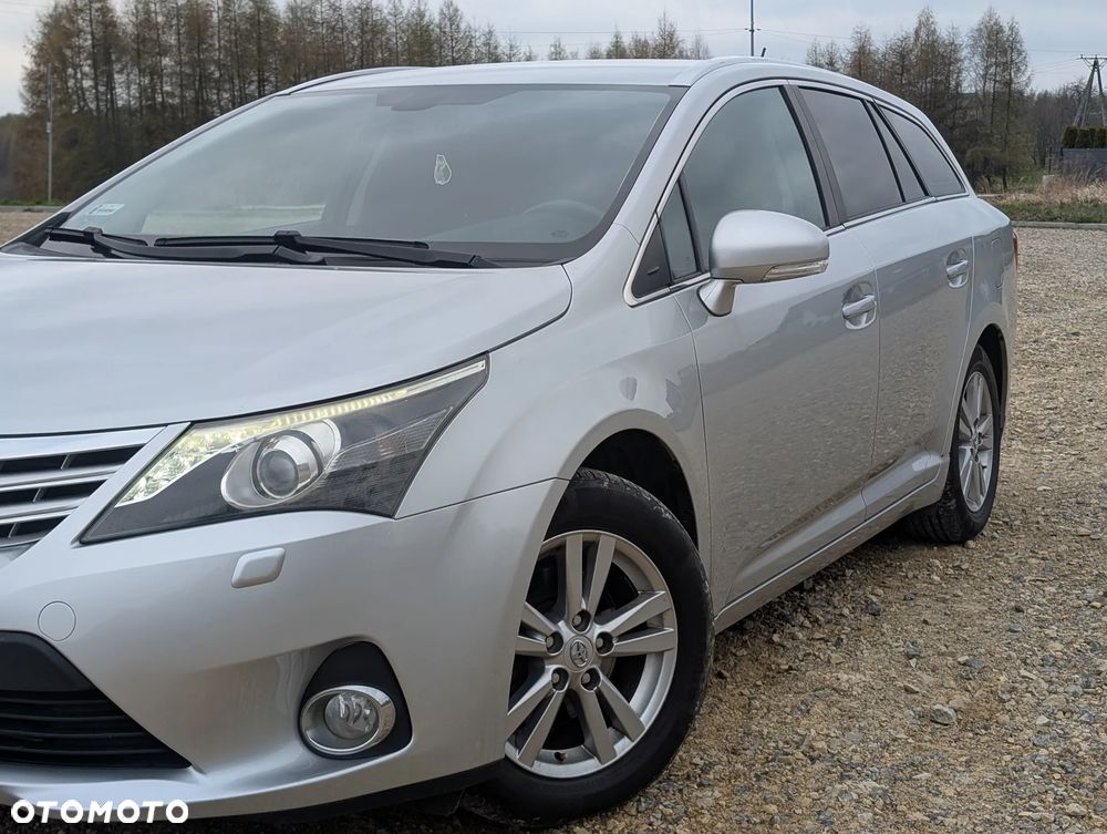 Toyota Avensis 1.8 Premium EU5 - 9