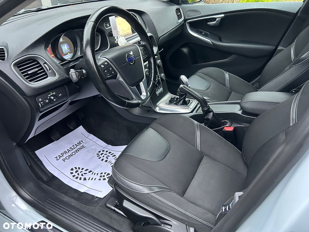 Volvo V40 D2 Momentum - 8