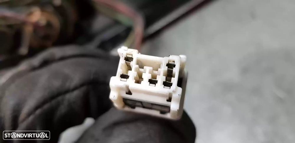 FAROLIM TRASEIRO ESQUERDO NISSAN X-TRAIL 2002 -265558H326 - 1