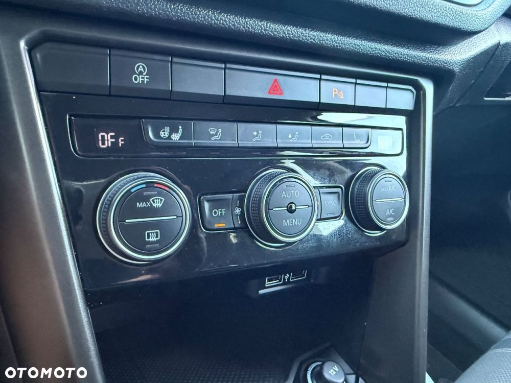 Volkswagen T-Roc - 35
