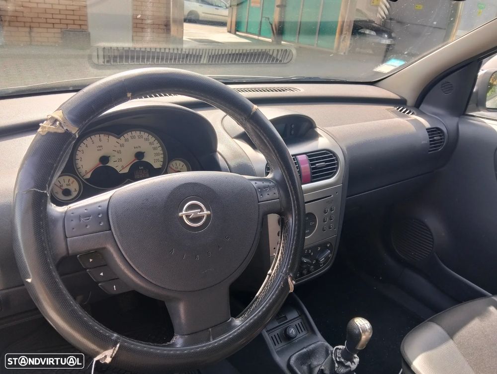 Opel Corsa 1.4 16V Sport - 9