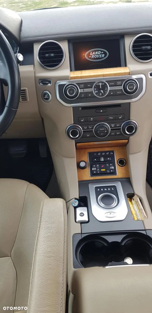 Land Rover Discovery IV 3.0SD V6 HSE - 9