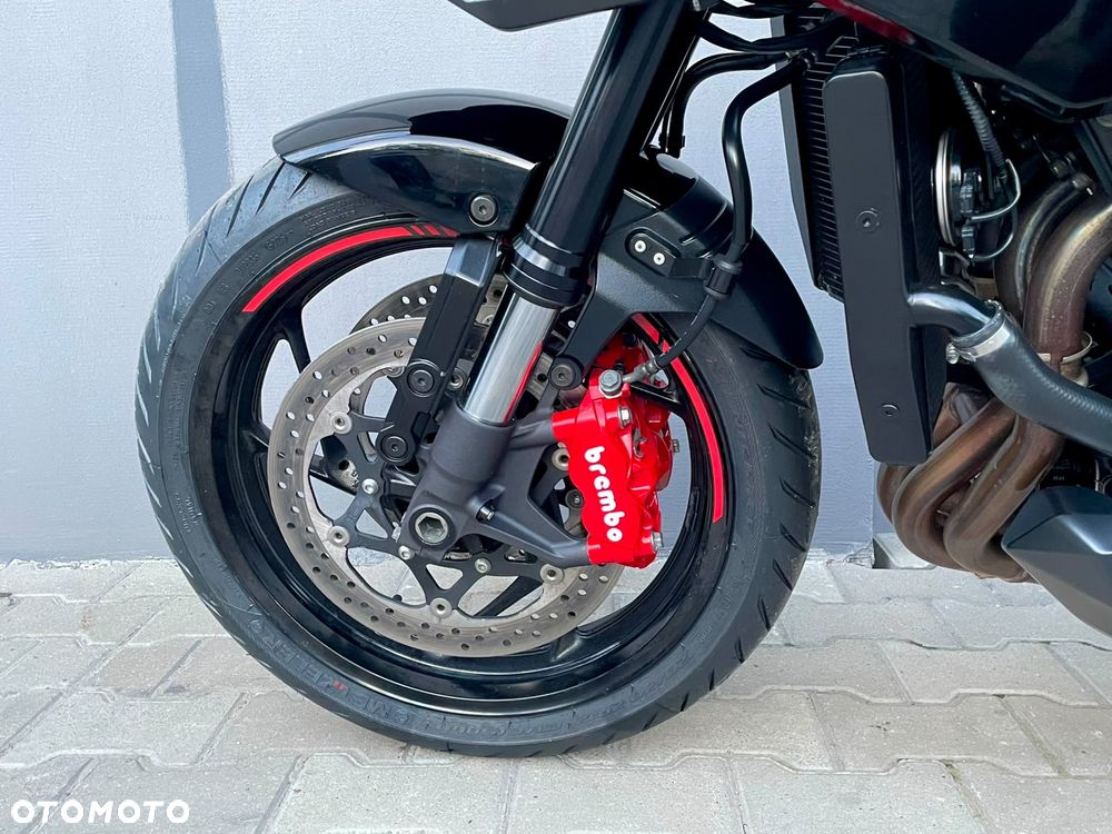 Suzuki GSX - 7