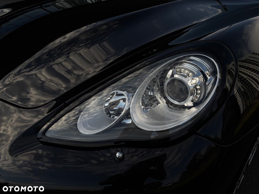 Porsche Panamera 4S - 36