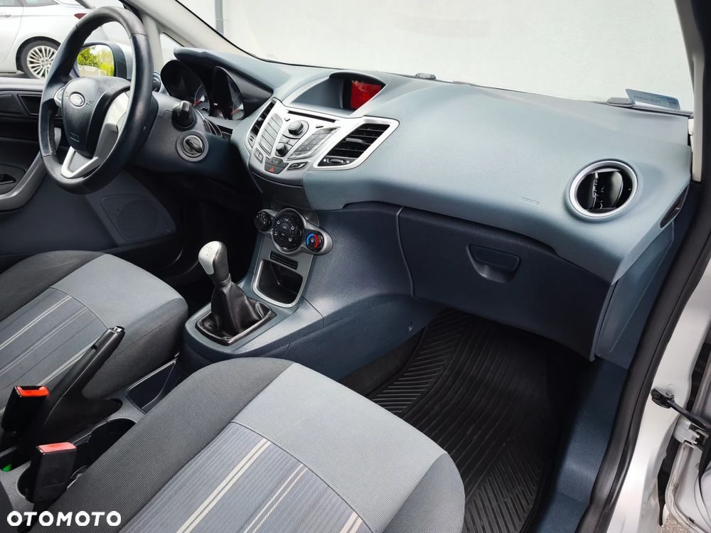 Ford Fiesta 1.6 TDCi Silver X - 19