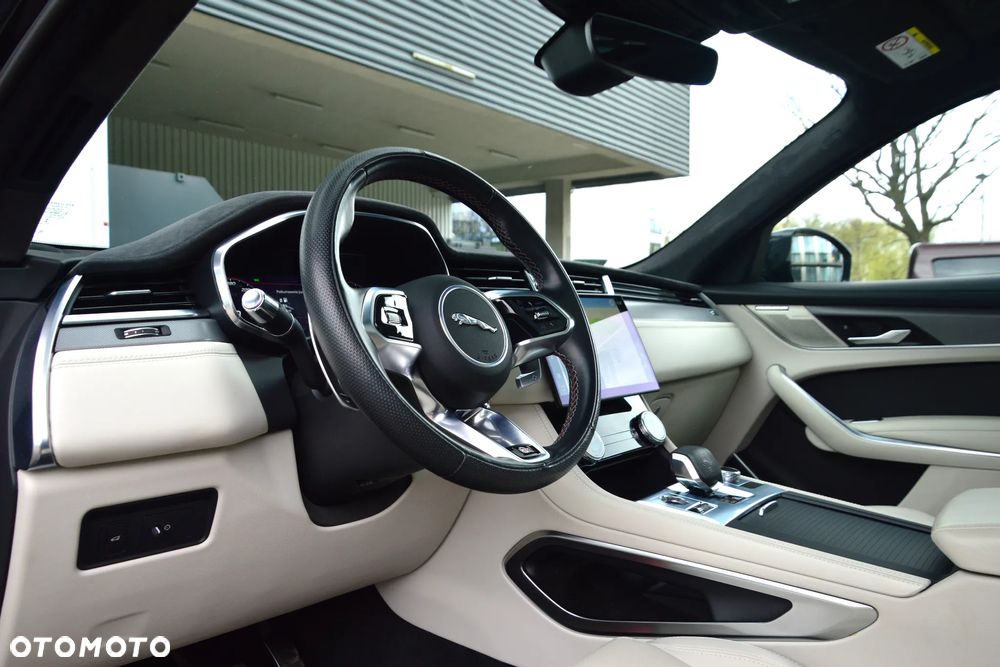 Jaguar F-Pace 5.0 V8 S/C AWD SVR - 12