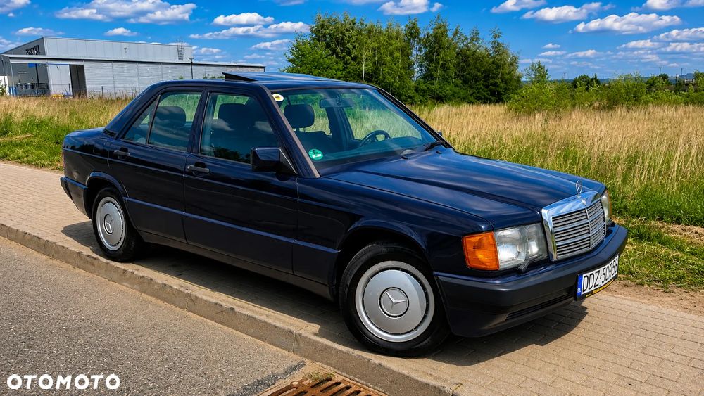 Mercedes-Benz W201 (190) - 3