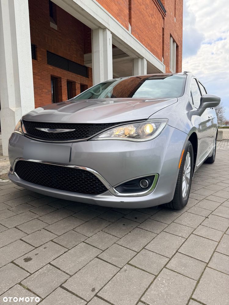 Chrysler Pacifica - 7