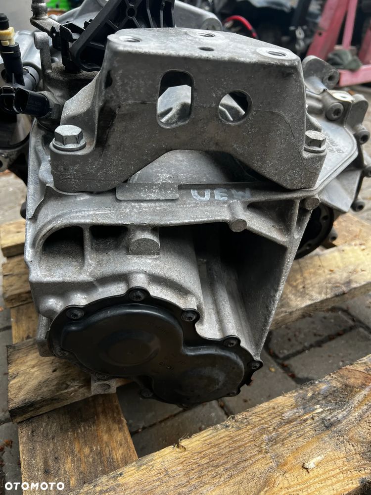 Skrzynia biegów UEW AUDI VW SKODA MANUALNA 6 BIEGÓW SPRZĘGŁO 05E141025A - 5