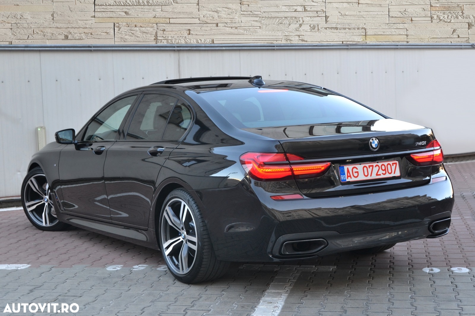 BMW Seria 7 740i - 4
