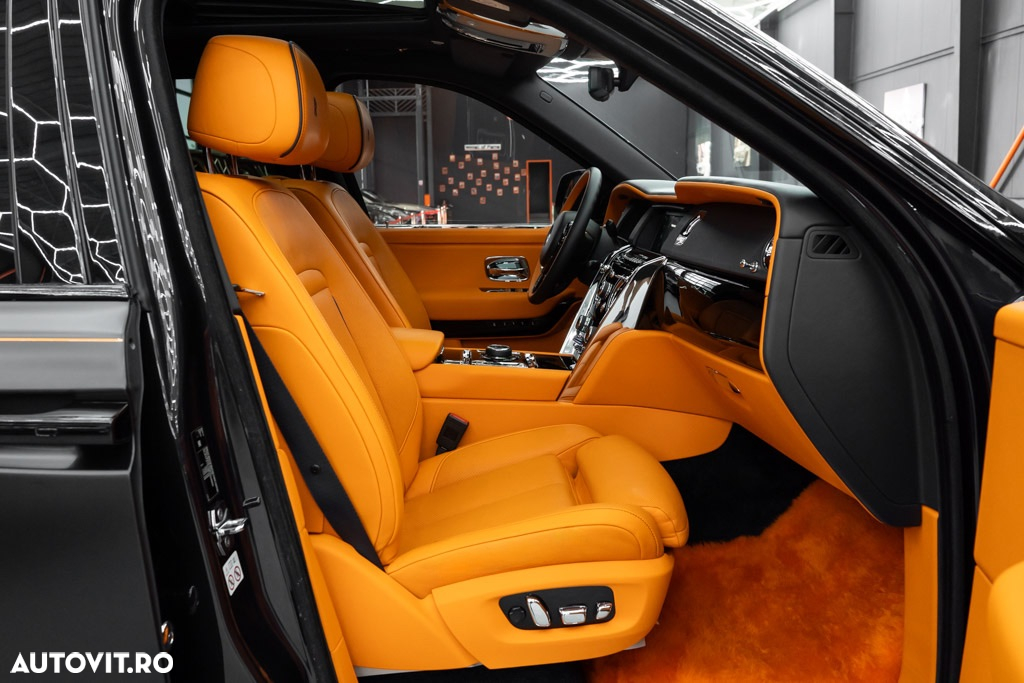 Rolls-Royce Cullinan Standard - 12