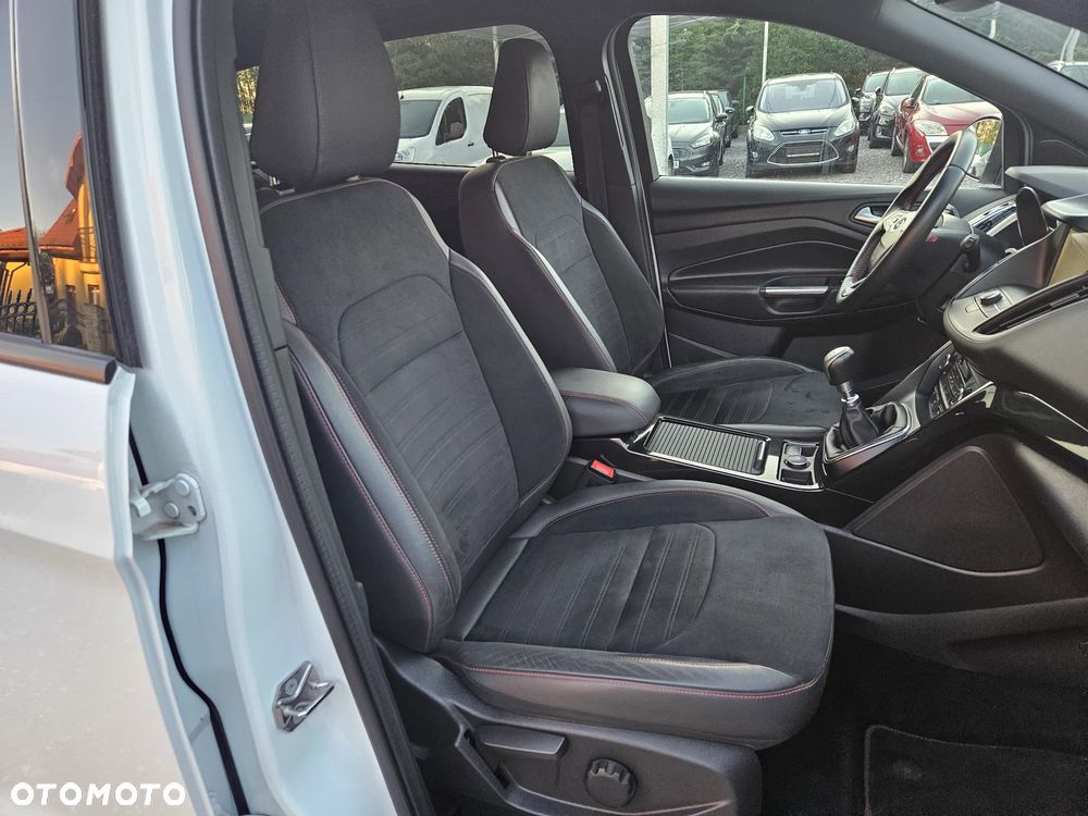 Ford Kuga - 28