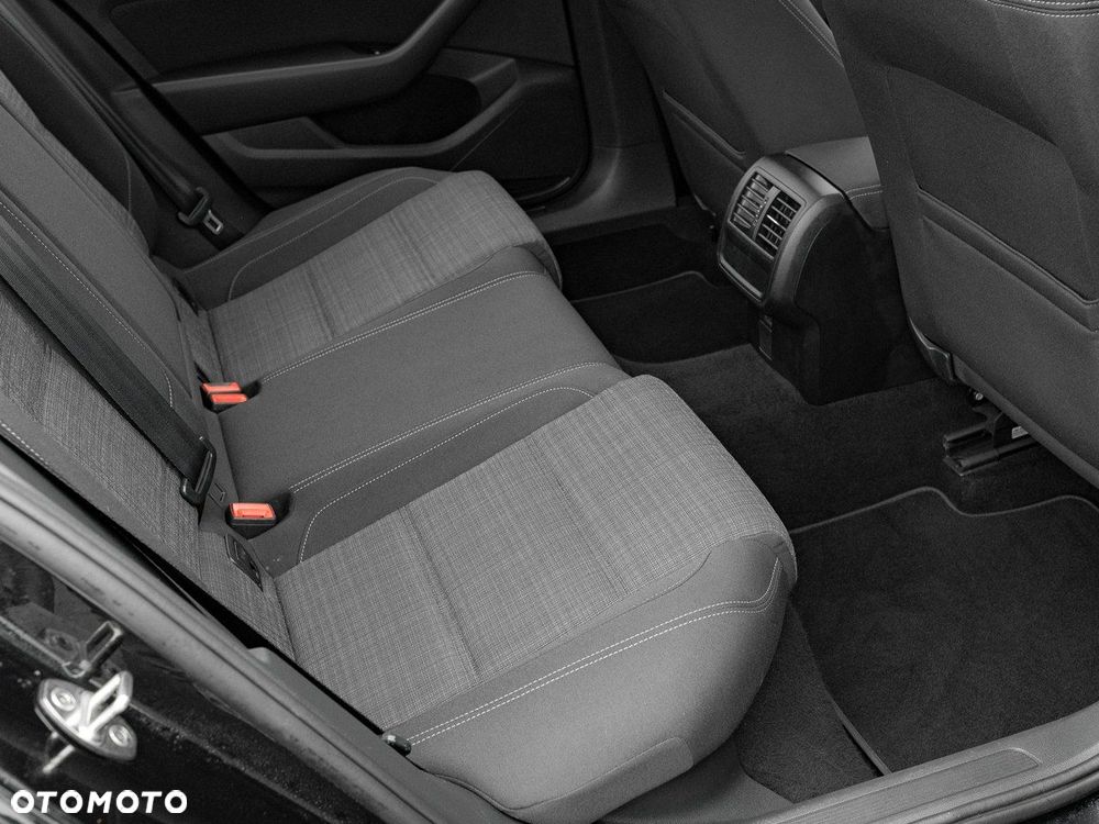 Volkswagen Passat 2.0 TDI EVO Business DSG - 29