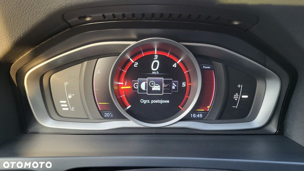 Volvo V60 D4 Summum - 14