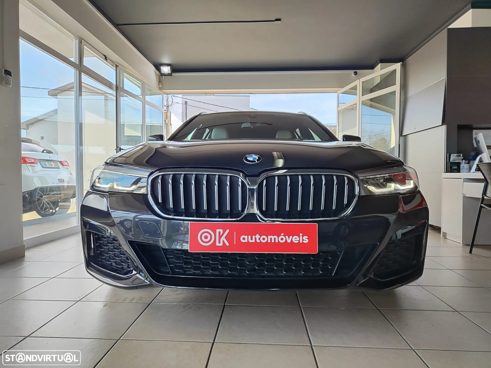 BMW 530 e Pack Desportivo M - 4