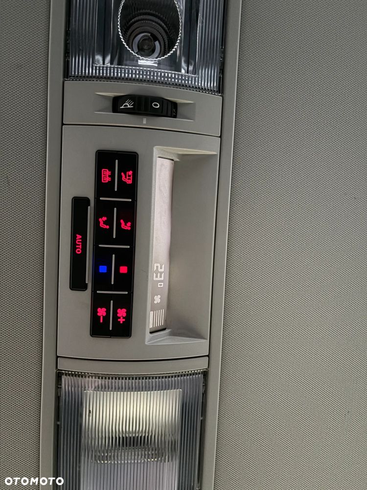 Volkswagen Multivan 2.0 TDI L1 Trendline 4Motion DSG - 22