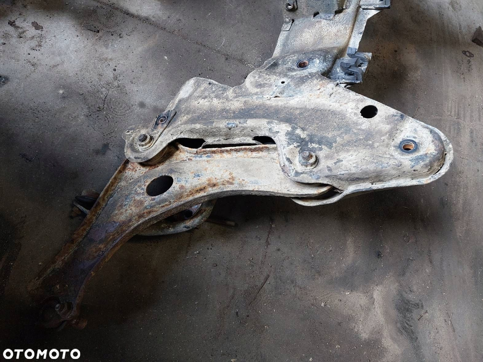 SANKI WÓZEK KOŁYSKA SILNIKA CITROEN C3 I 02-09r 1.4 HDI - 2