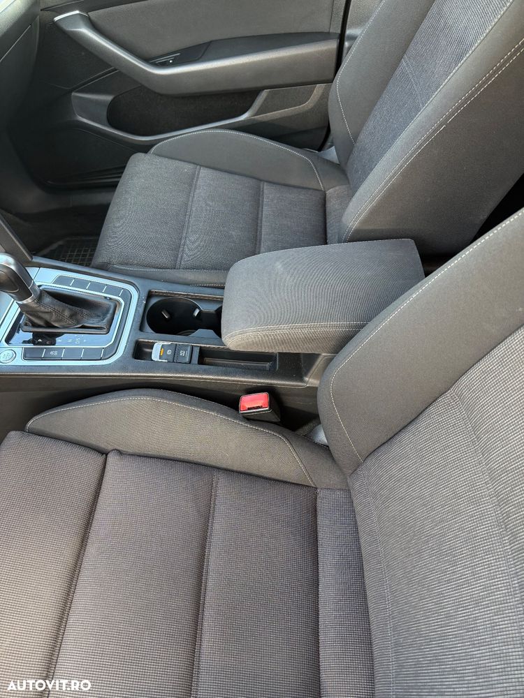Volkswagen Passat 2.0 TDI DSG Highline - 9