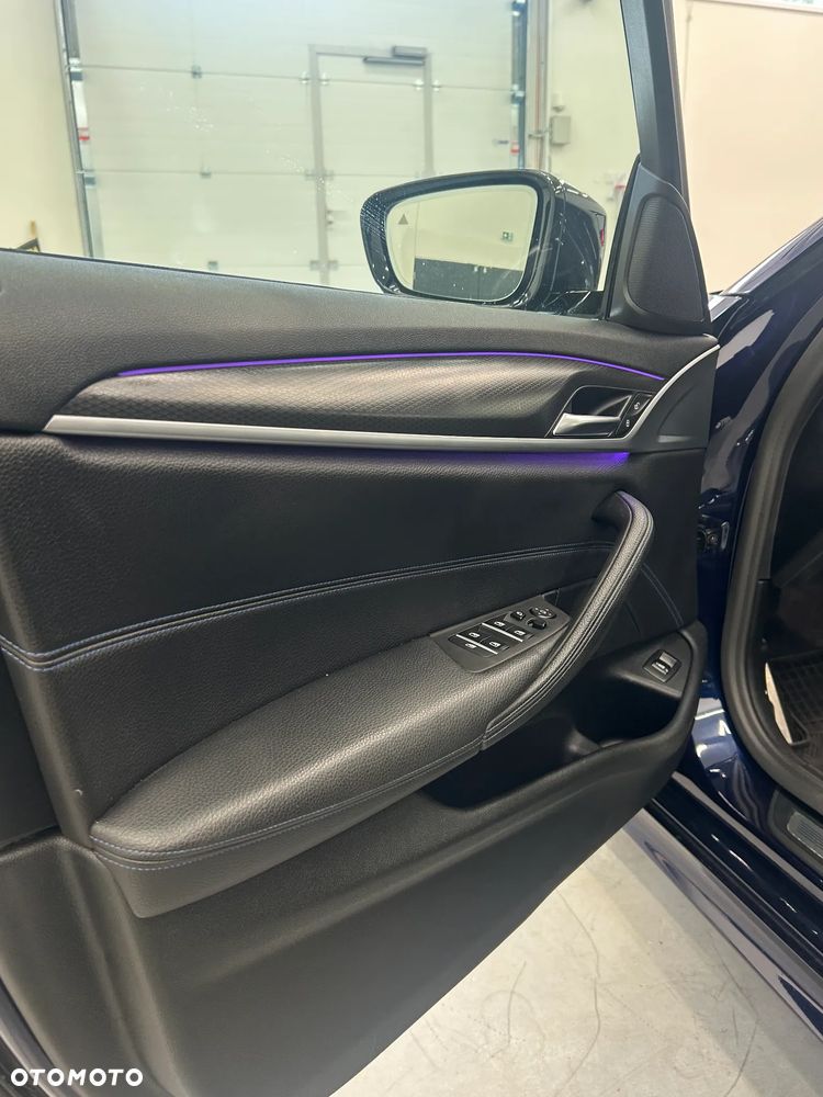 BMW Seria 5 520d M Sport - 24