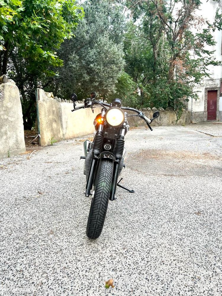 Triumph Thruxton CAFE RACER - 8